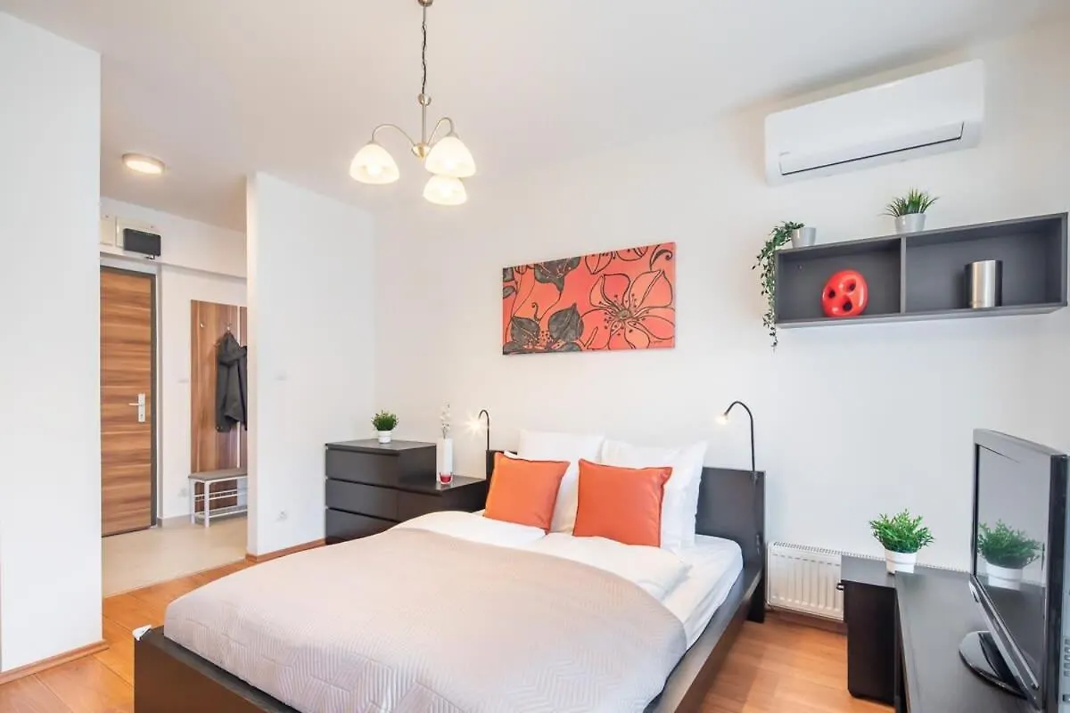 Apartment Central - Balcony - Modern Home Budapest Hungary