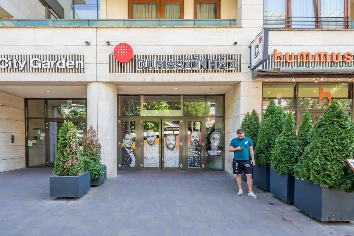 Central - Balcony - Modern Home Budapest Hungary